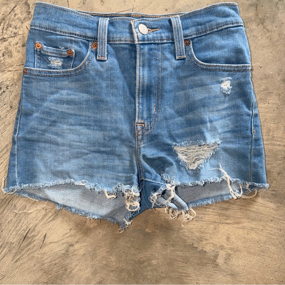 Levi's High Rise Shorts Size 24